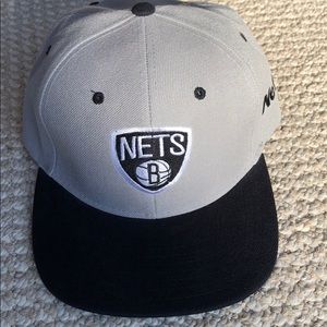 Muka SnapBack Brooklyn Nets; like new!